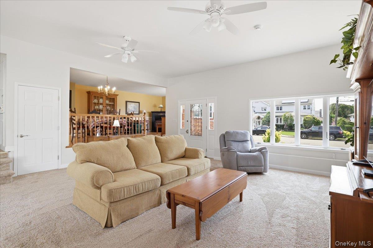 2 6th Avenue – For Sale photo 5