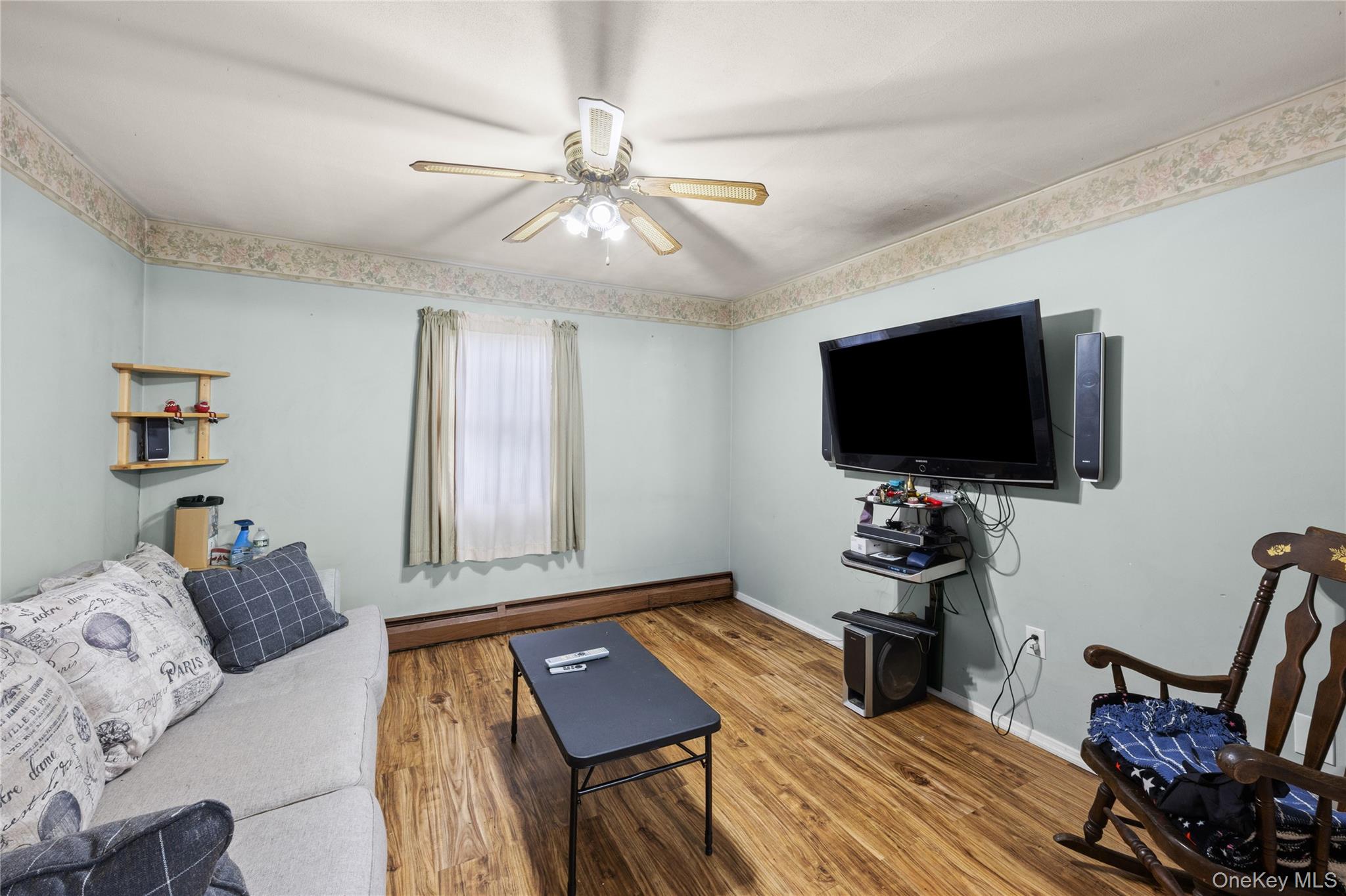 28 Book Lane – For Sale photo 5