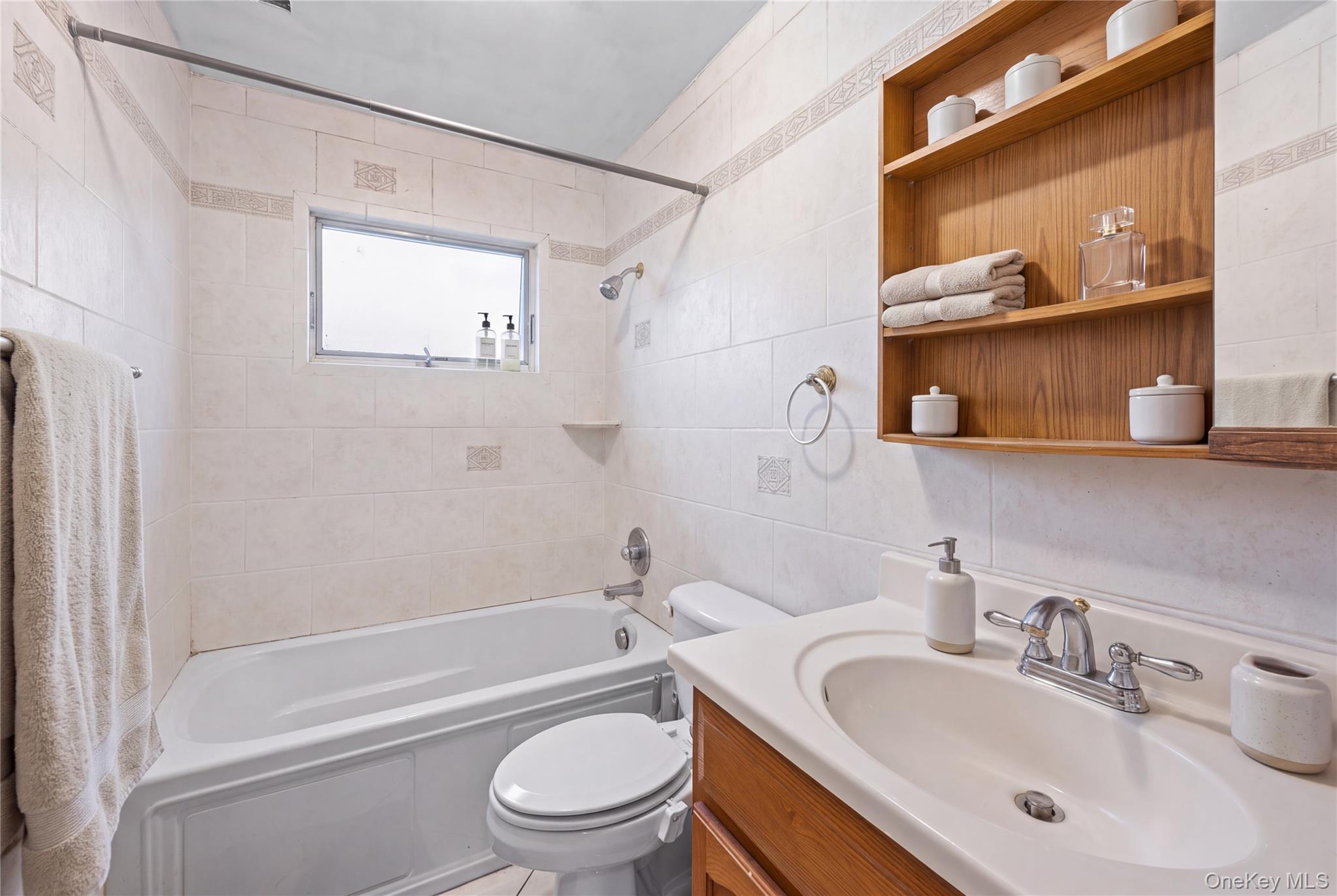 28 Book Lane – For Sale photo 16