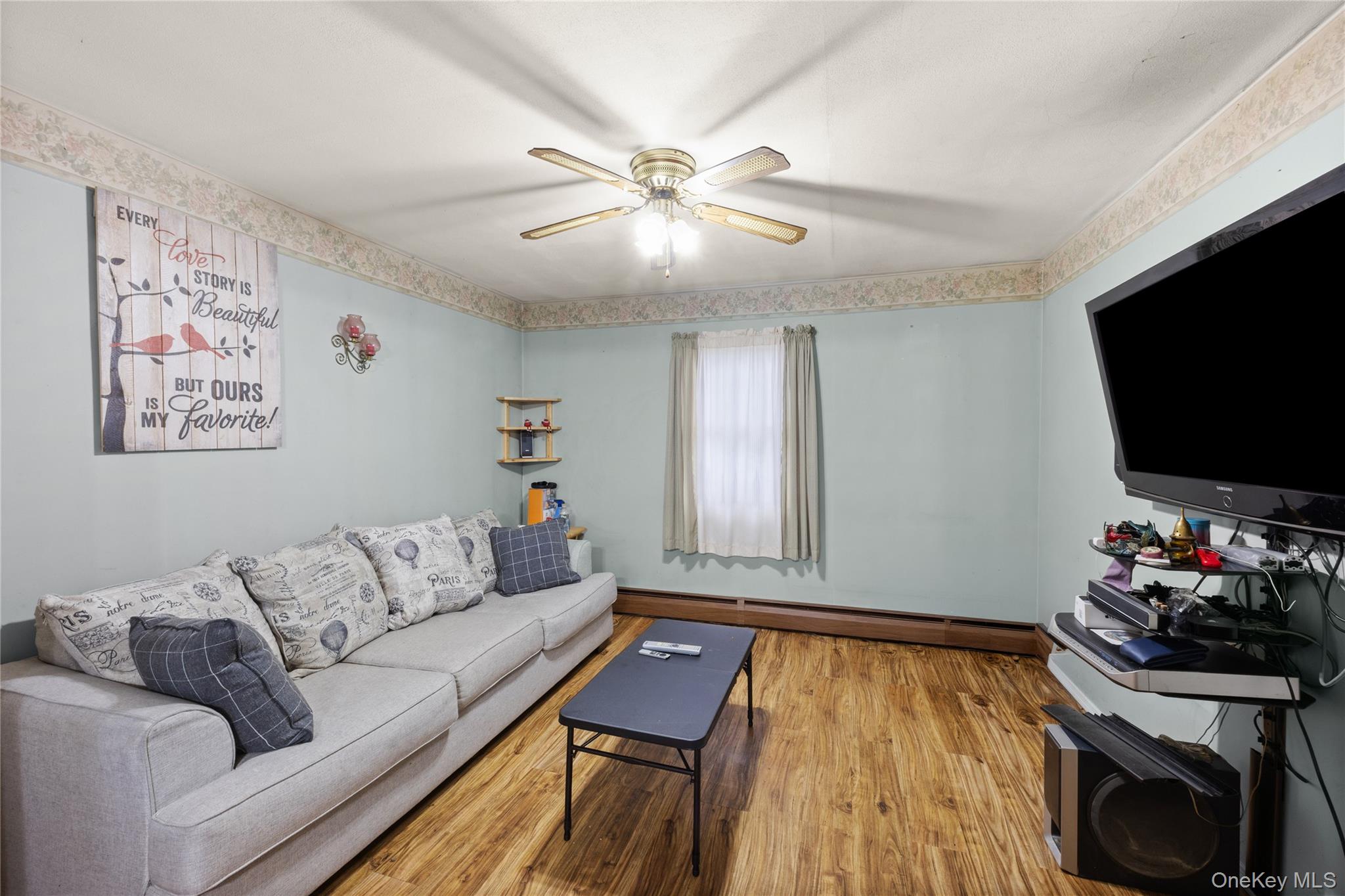 28 Book Lane – For Sale photo 4