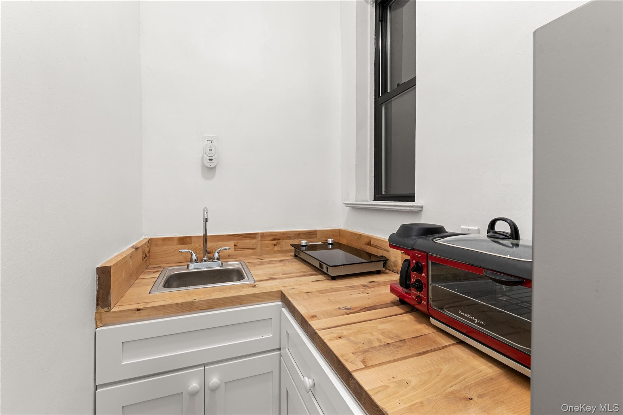 415 W 46 Street, Unit 2D photo 5