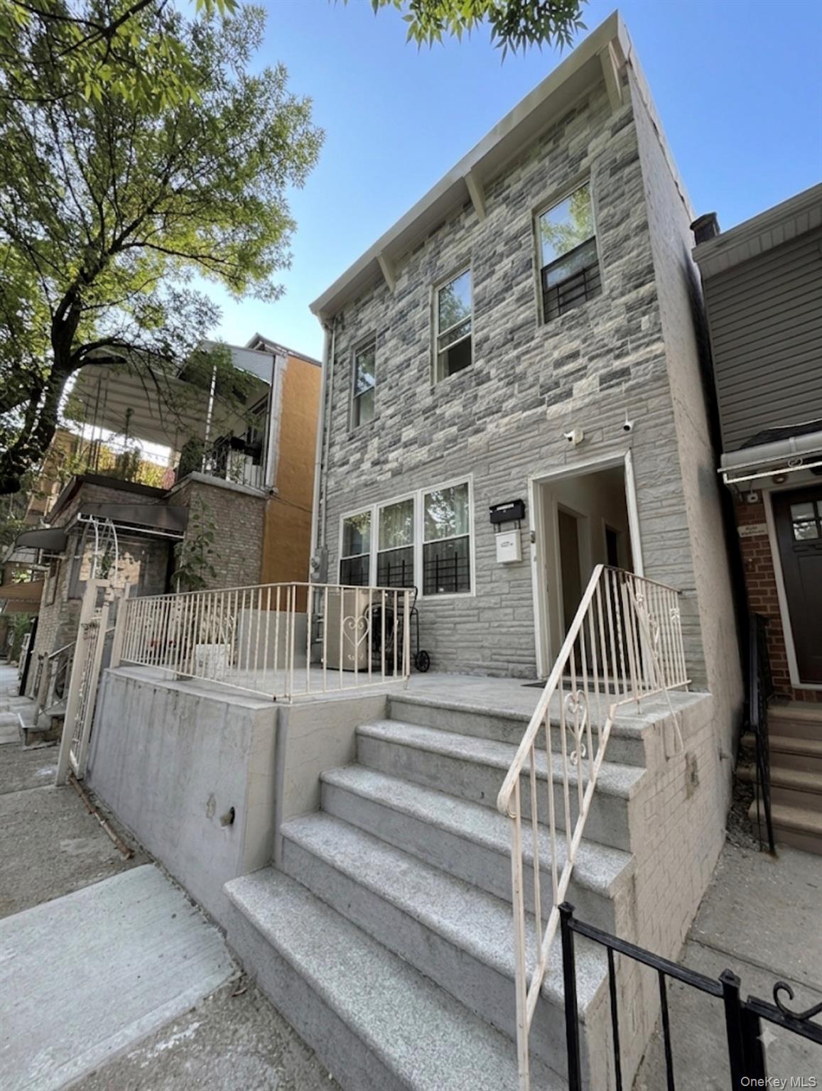 8121 102nd Avenue – For Sale photo 3