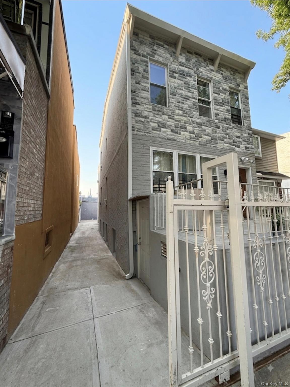 8121 102nd Avenue – For Sale photo 2