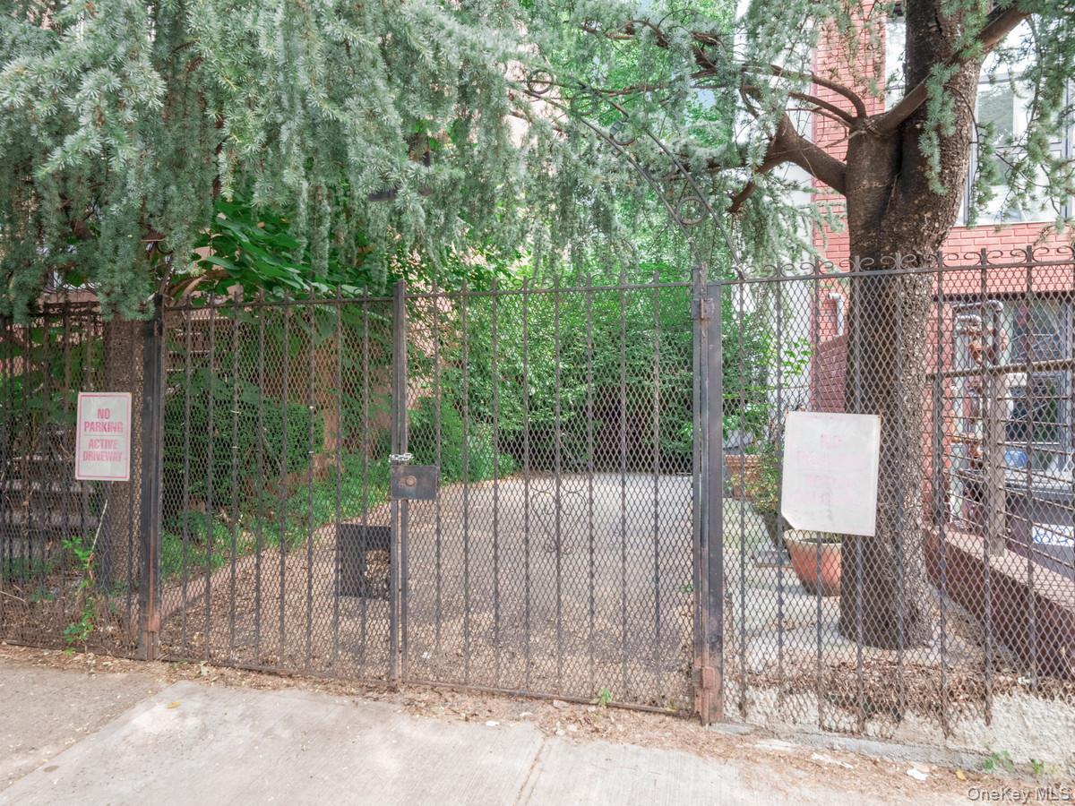 809A Greene Avenue, Unit HSE photo 4