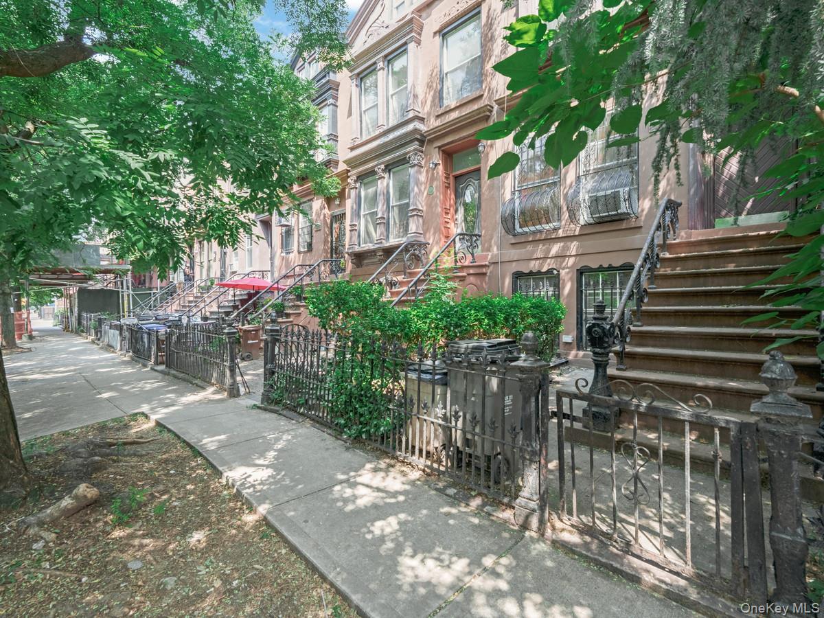 809A Greene Avenue, Unit HSE photo 3