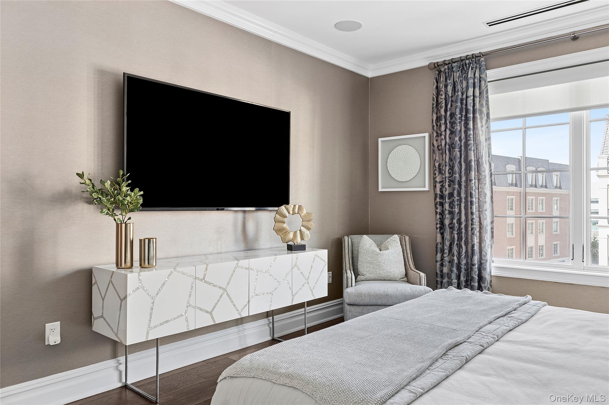 1000 Royal Court, Unit 1207 photo 7