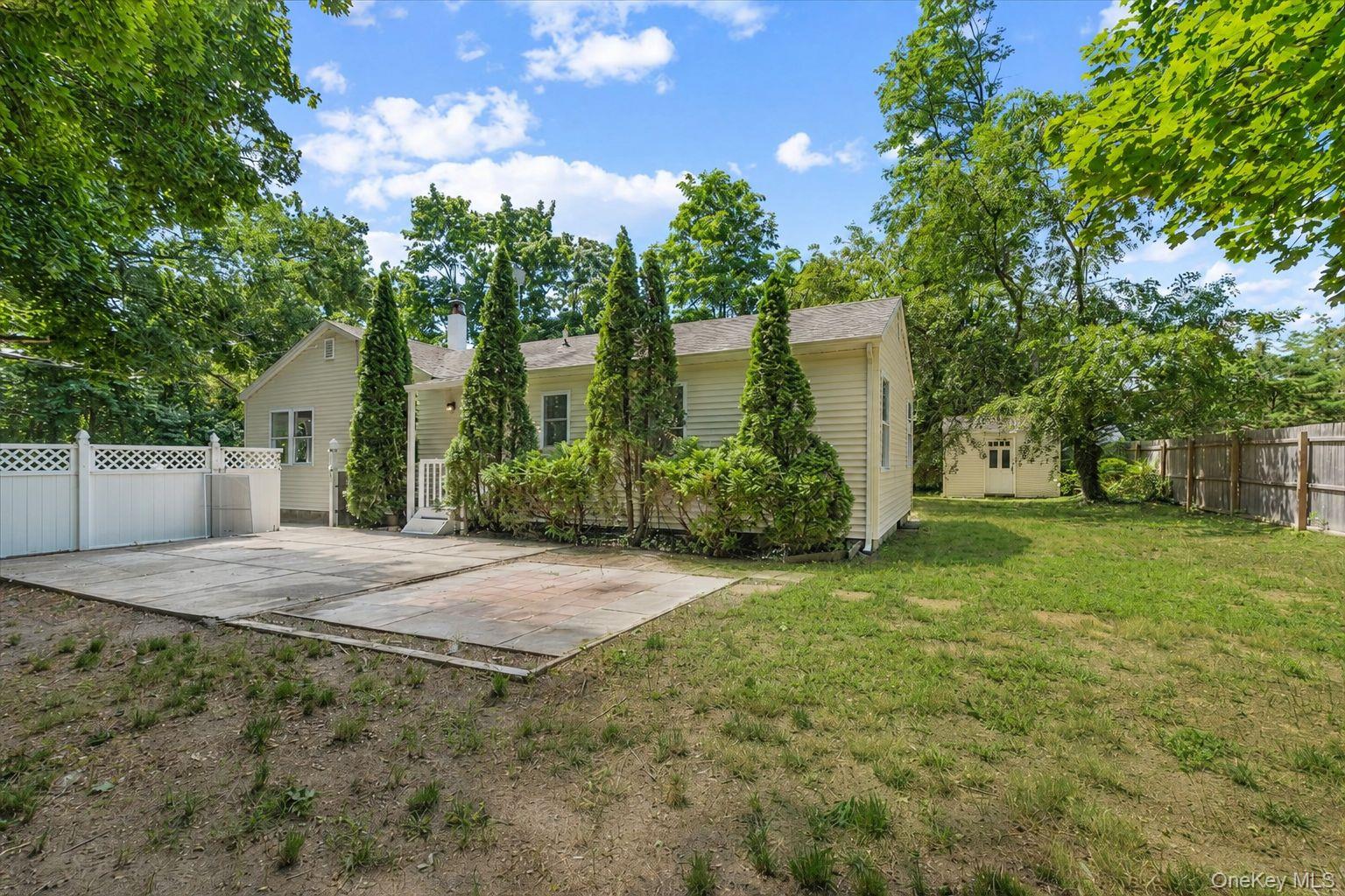 685 Horseblock Road – For Sale photo 29
