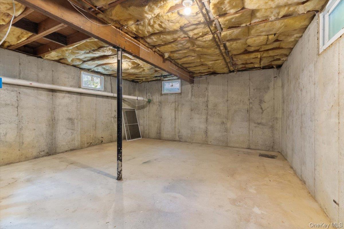 685 Horseblock Road – For Sale photo 24