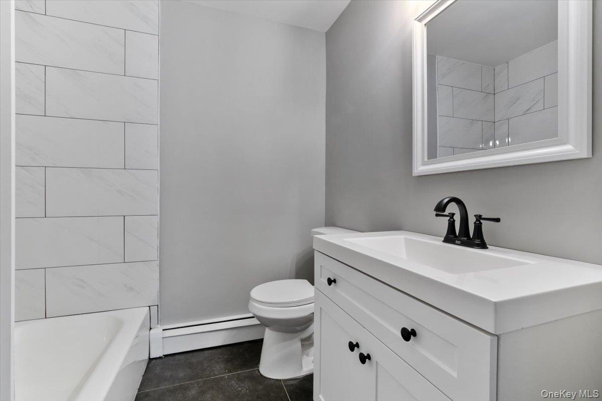 685 Horseblock Road – For Sale photo 19
