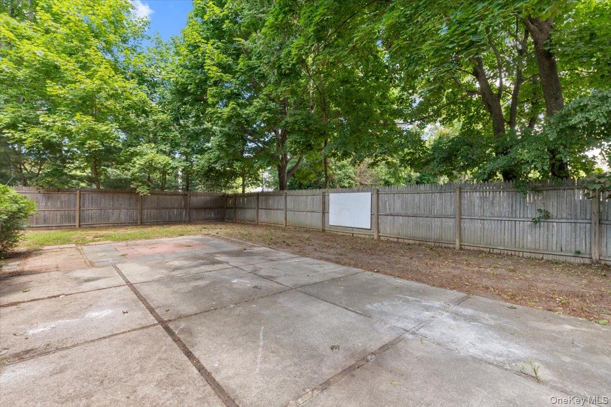 685 Horseblock Road – For Sale photo 26