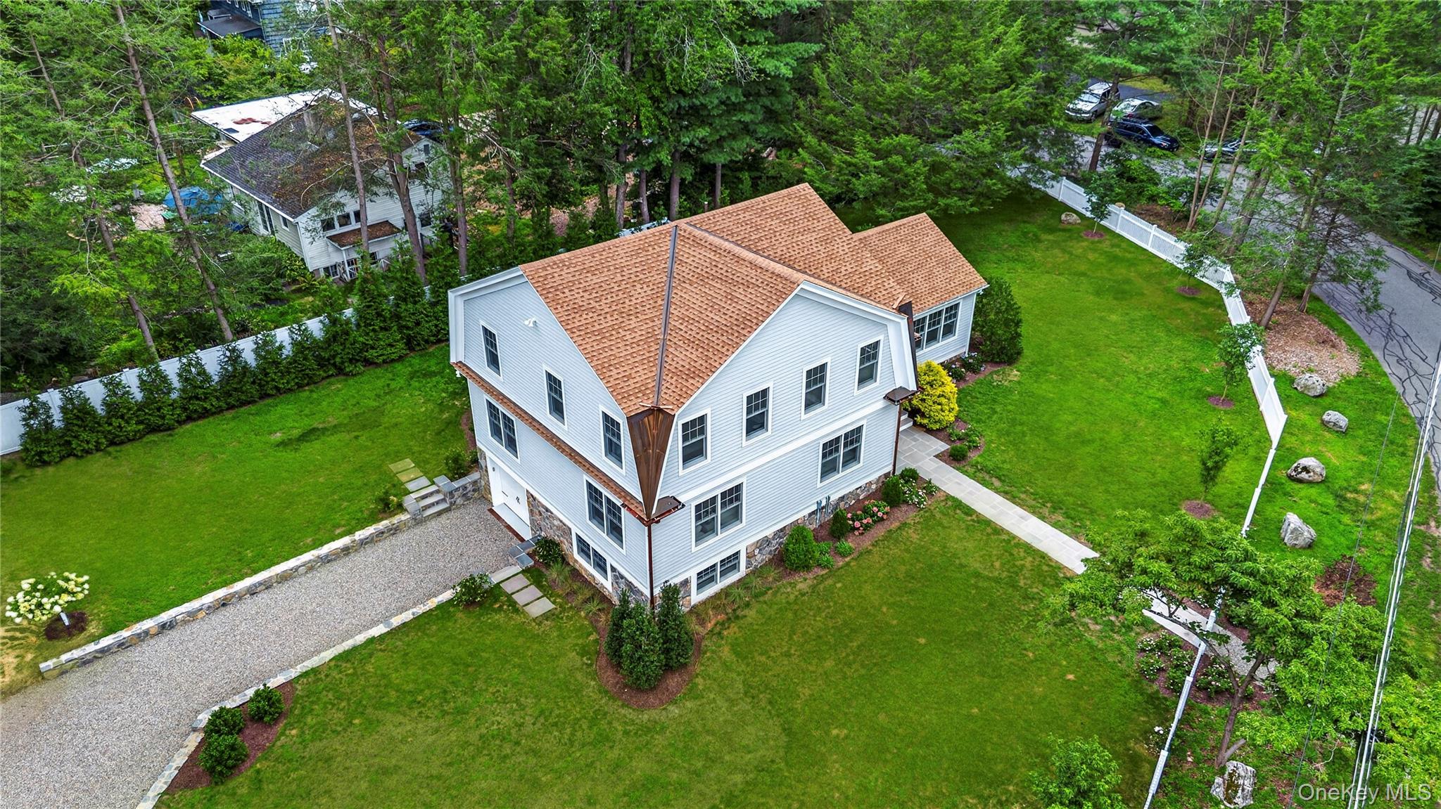 21 Twin Lakes Road – For Sale photo 2