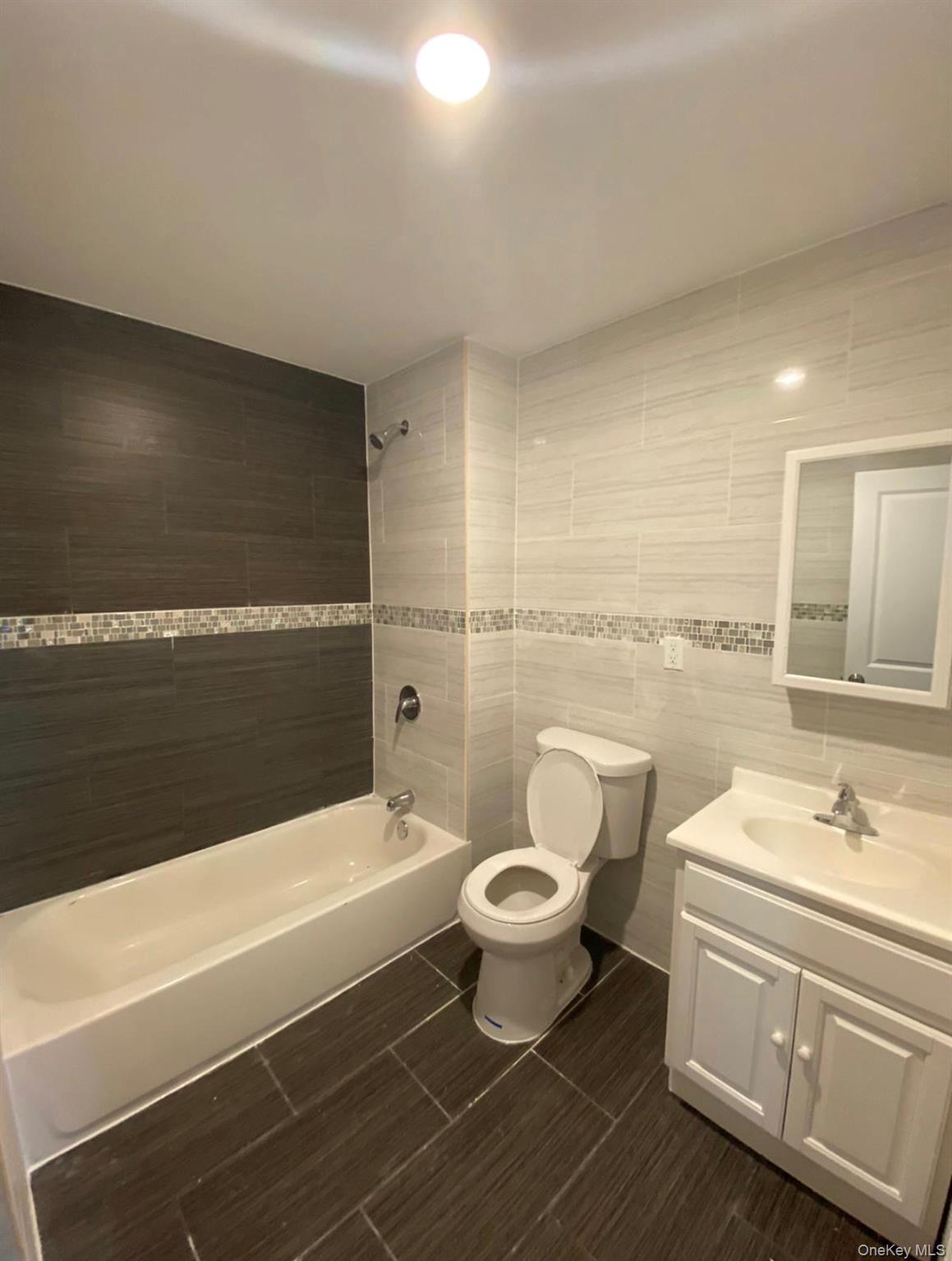 643 Sheffield Avenue – For Sale photo 5