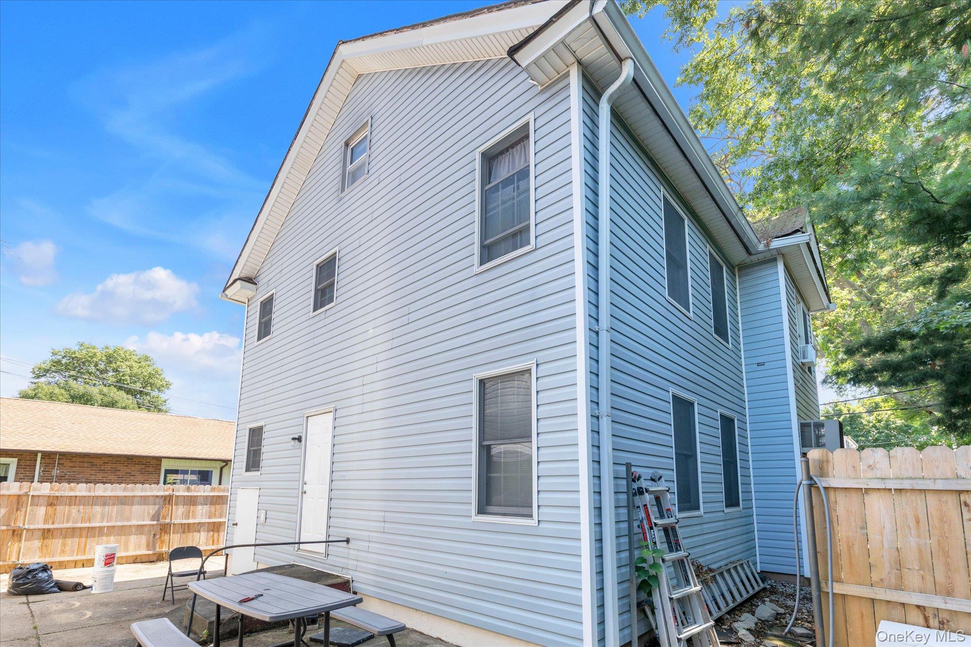 343 Roslyn Avenue – For Sale photo 11