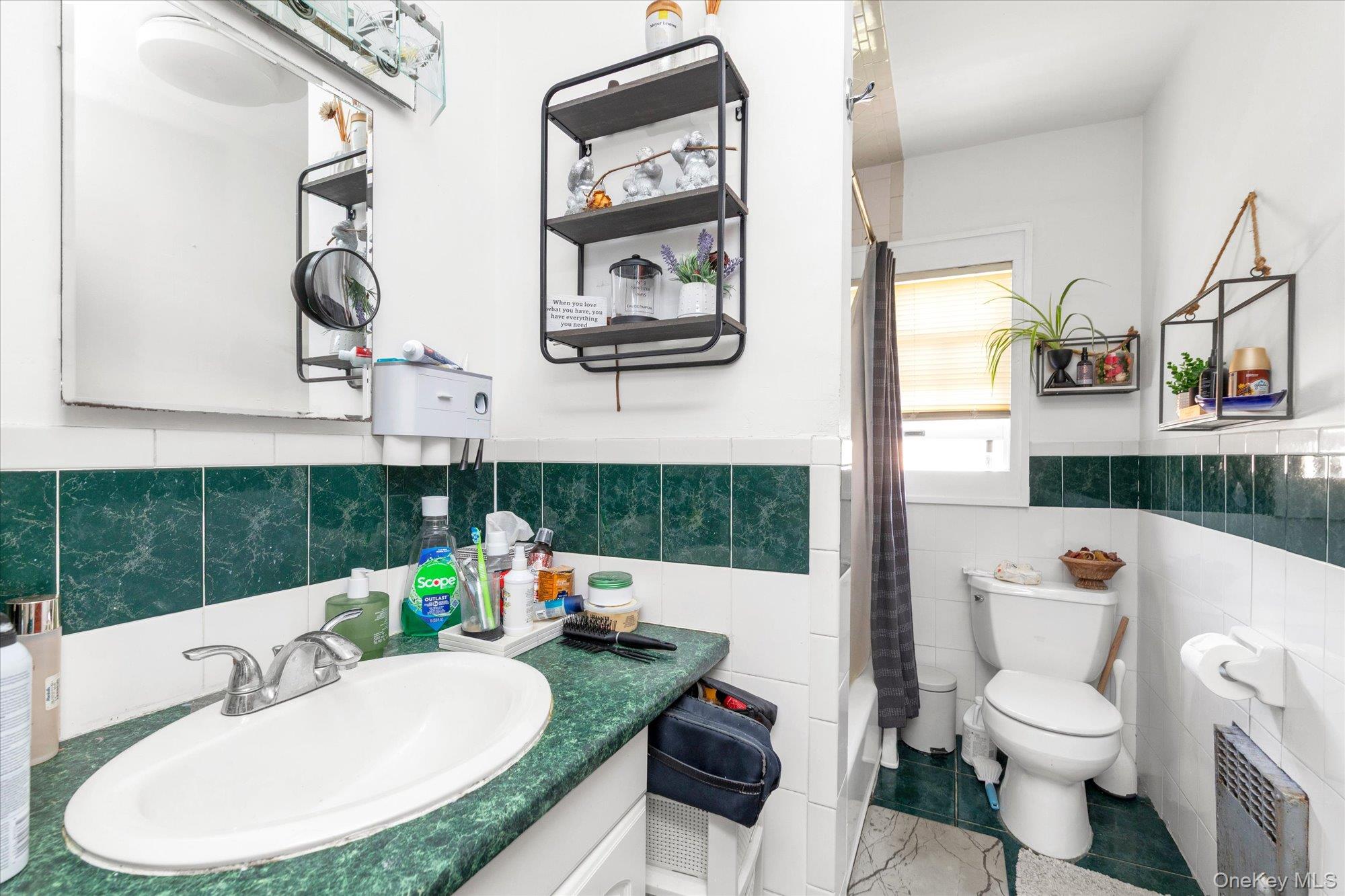 343 Roslyn Avenue – For Sale photo 9