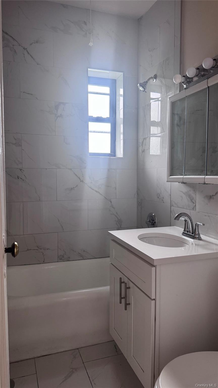 120 Stonelea Place, Unit 4G photo 5
