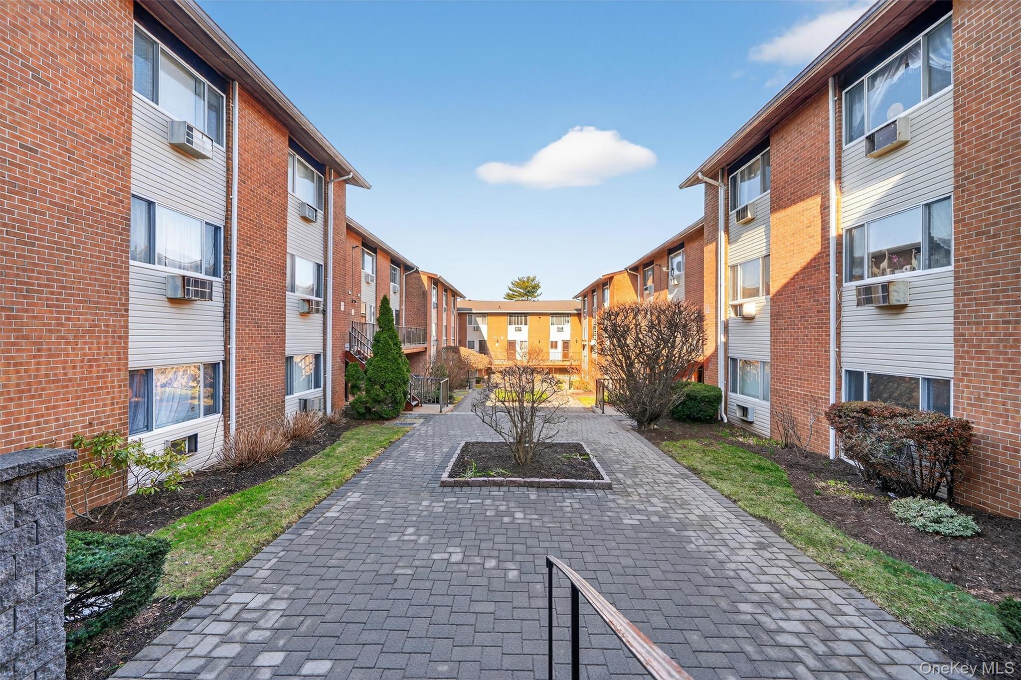 150 Glenwood Avenue, Unit F5 photo 24