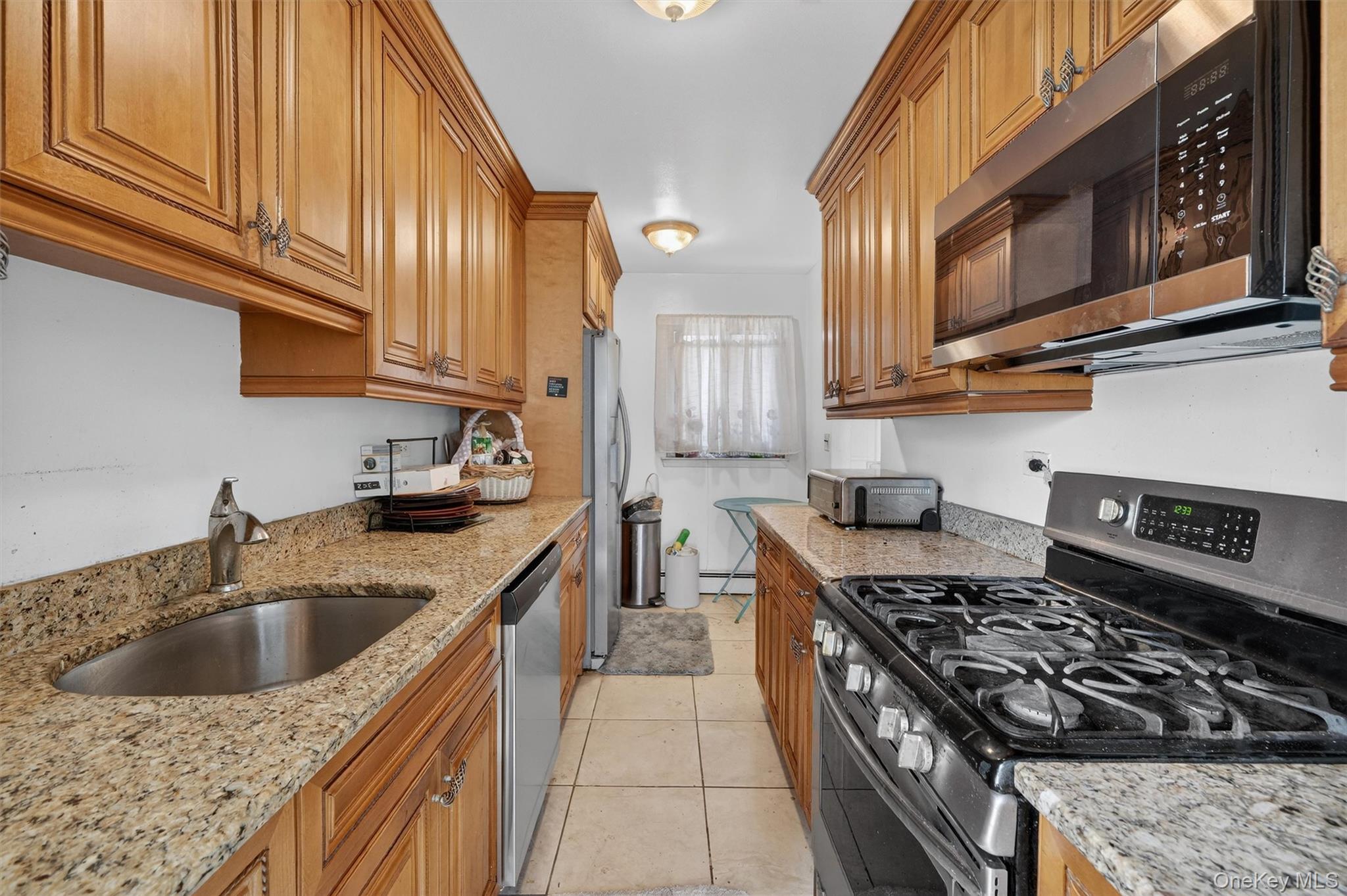 150 Glenwood Avenue, Unit F5 photo 4