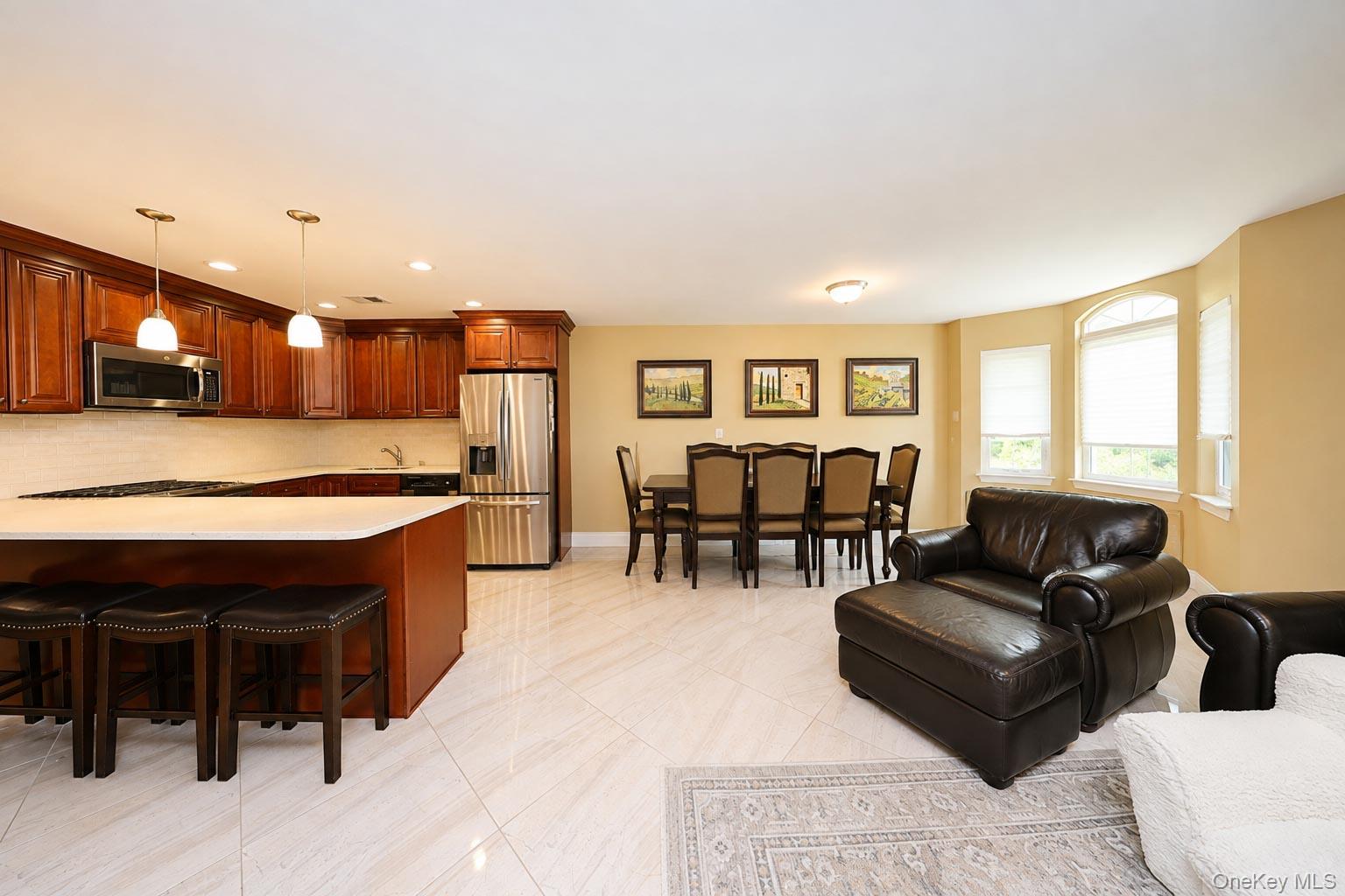 15 Wiltshire Ln – For Sale photo 6