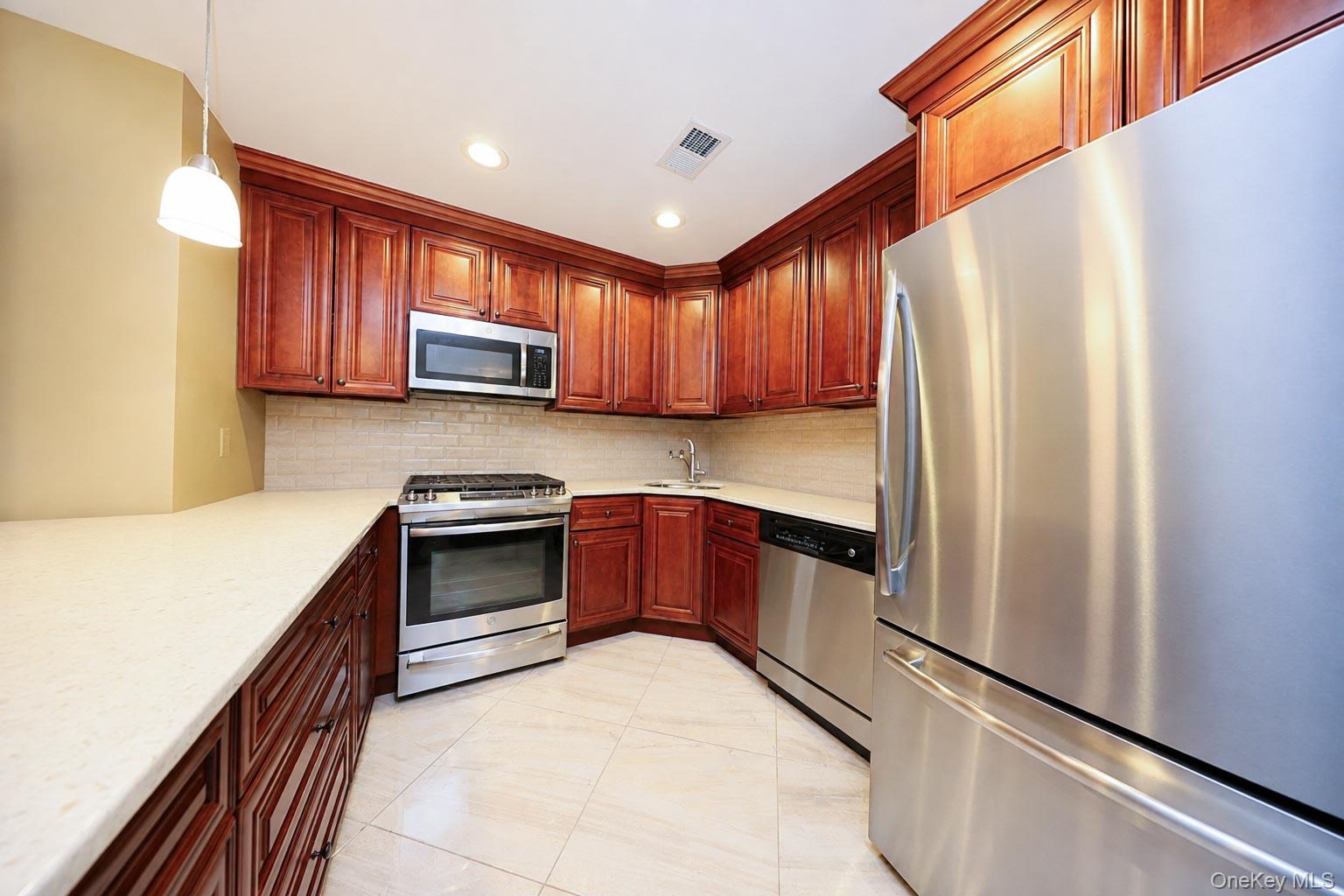 15 Wiltshire Ln – For Sale photo 9
