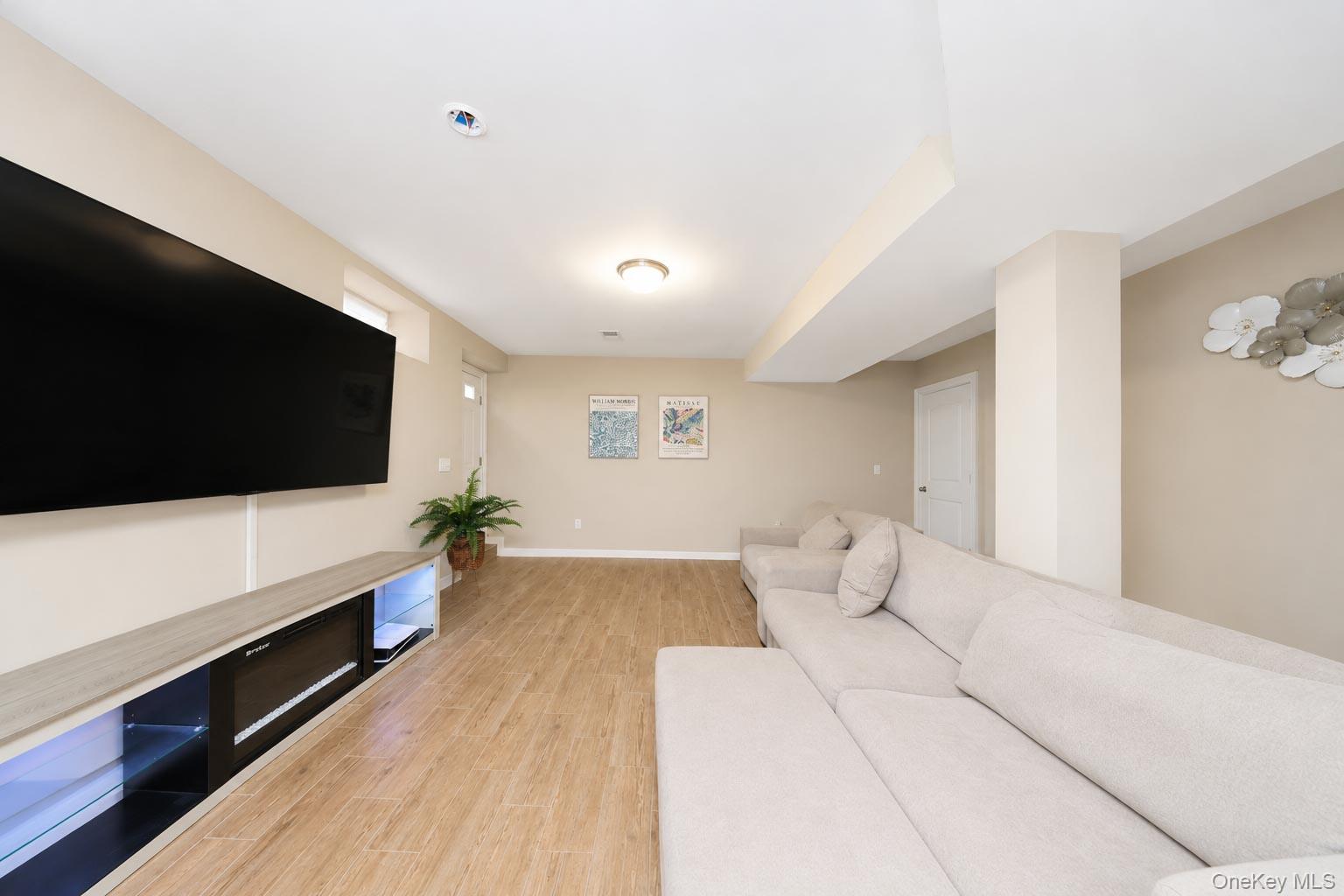 23 Wiltshire Ln – For Sale photo 13