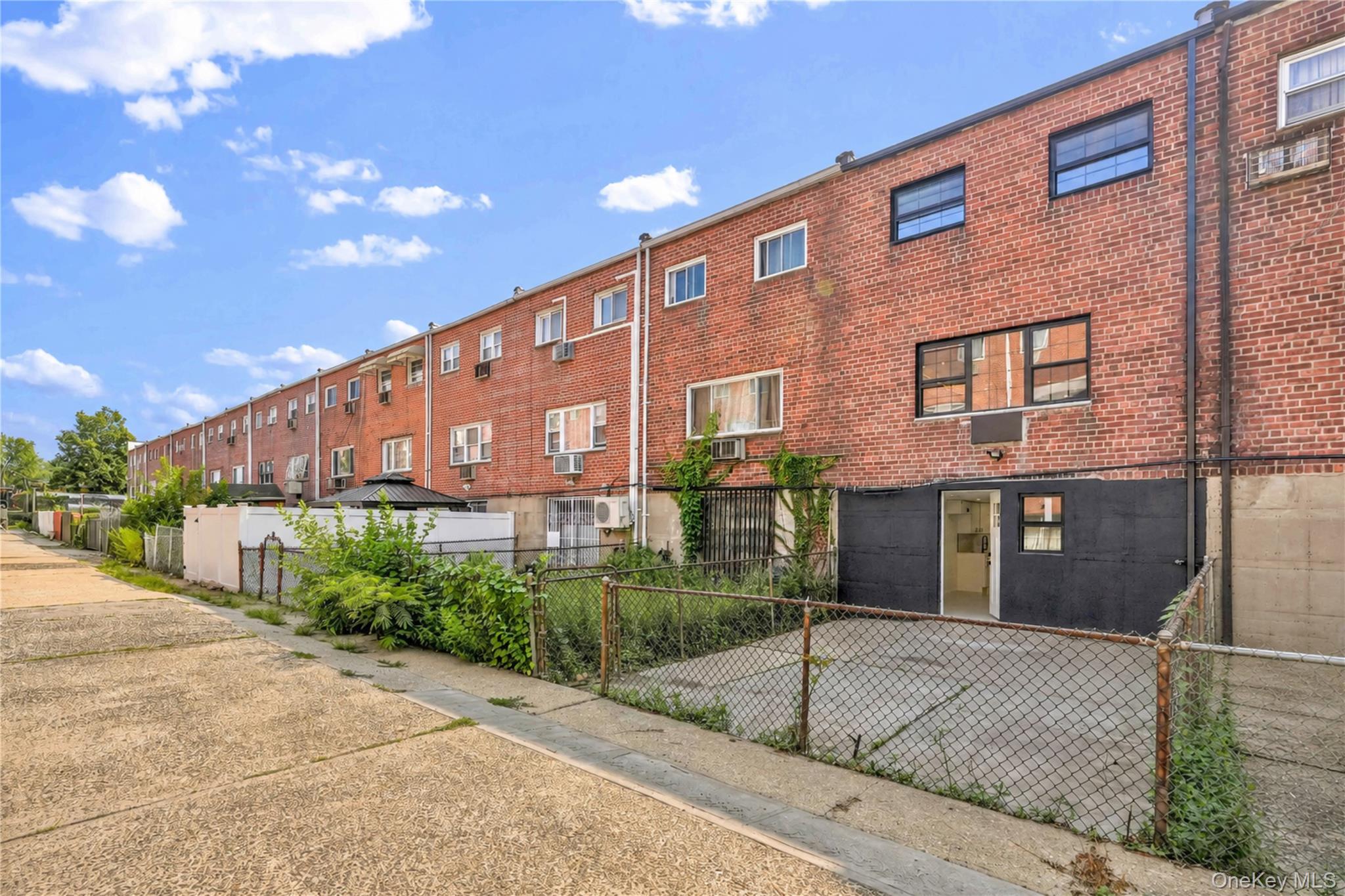 989 Schenck Avenue – For Sale photo 21