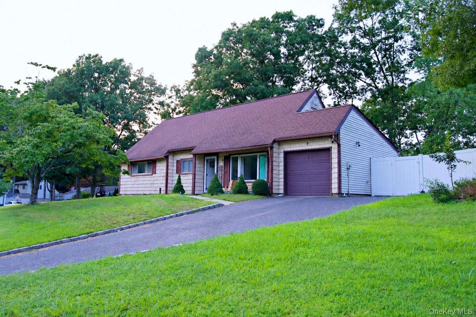 9 Hudson Street – For Sale