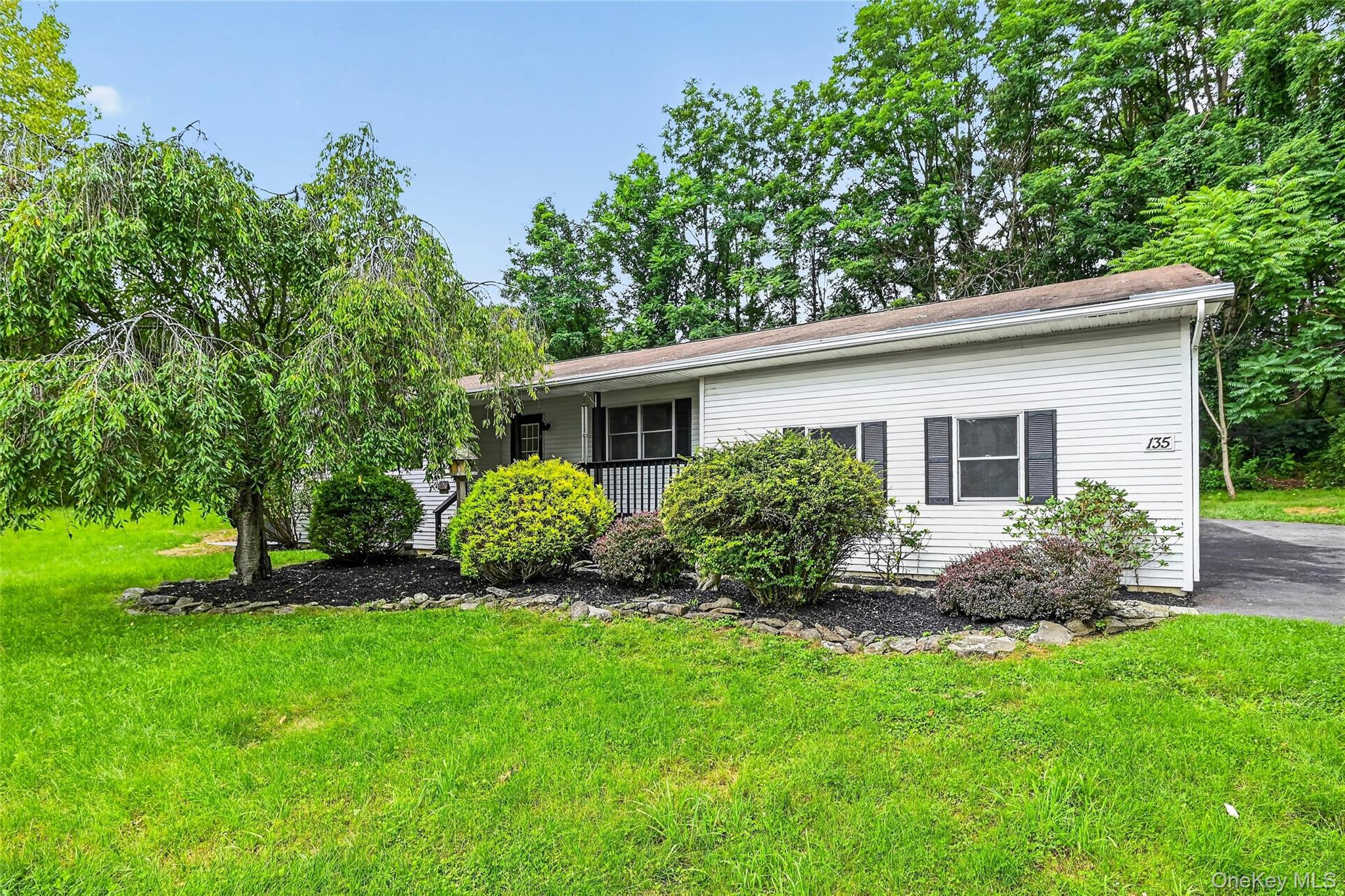 1 Christopher Way – For Sale photo 2