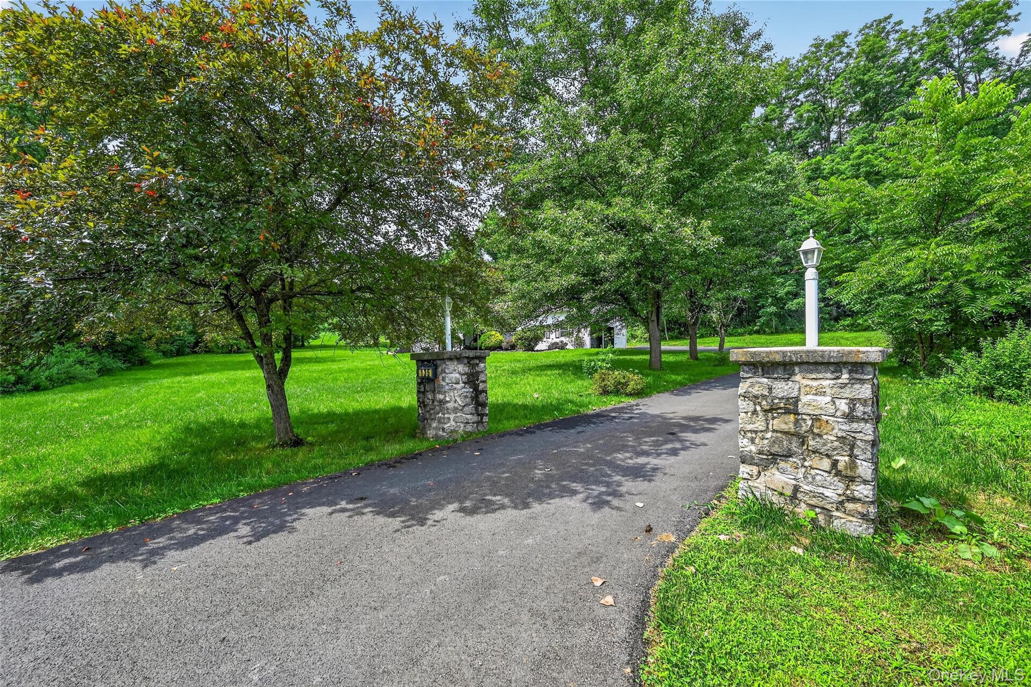 1 Christopher Way – For Sale photo 3