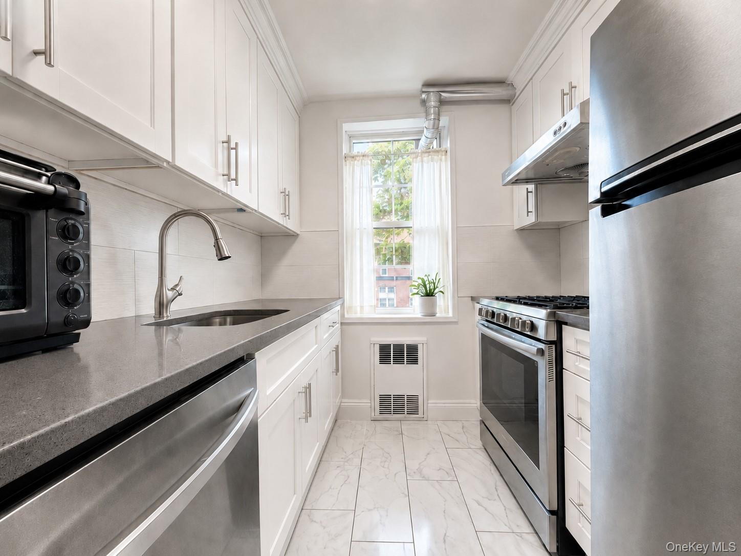 65-65 Wetherole Street, Unit 5R photo 2