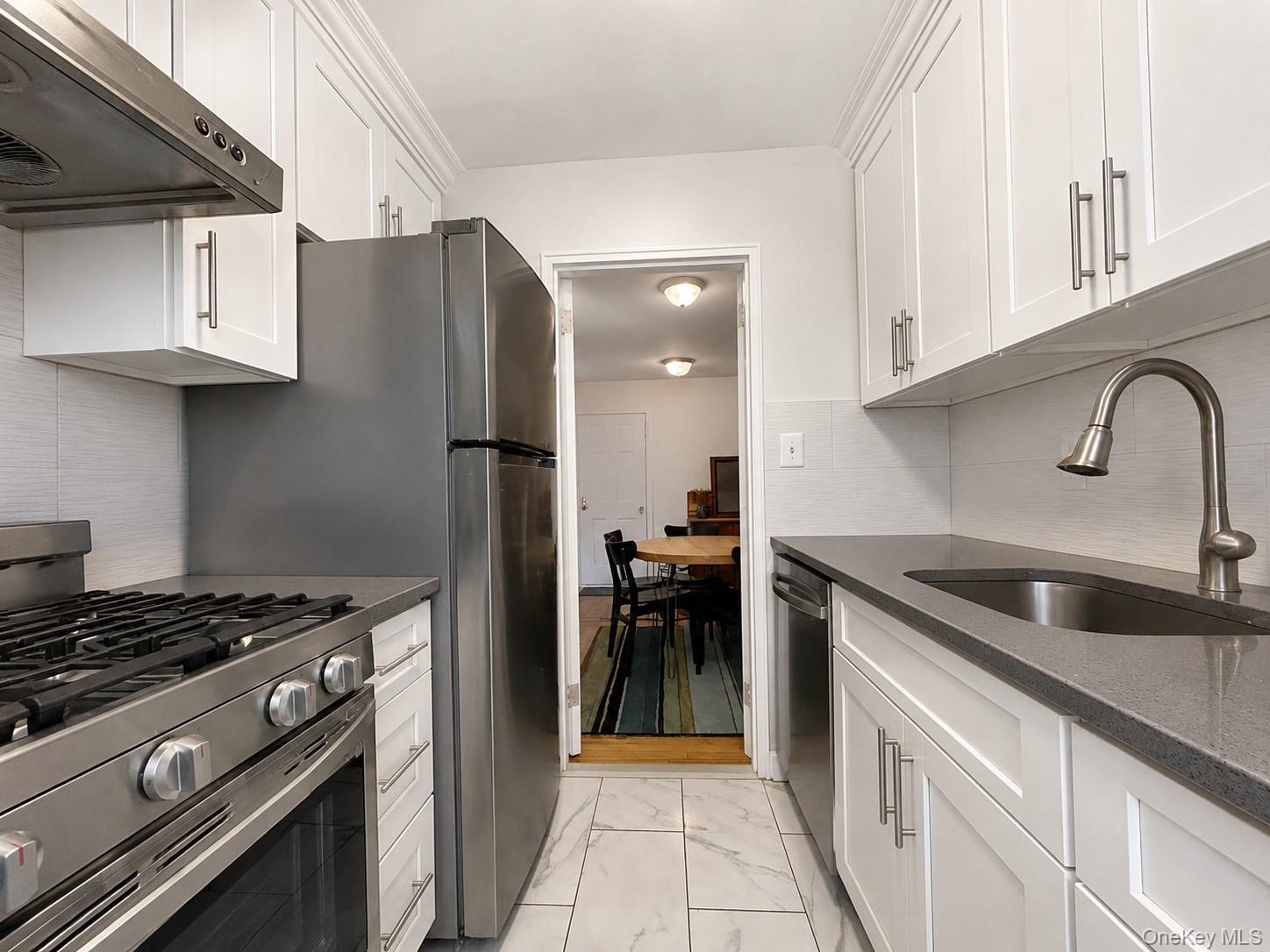 65-65 Wetherole Street, Unit 5R photo 3