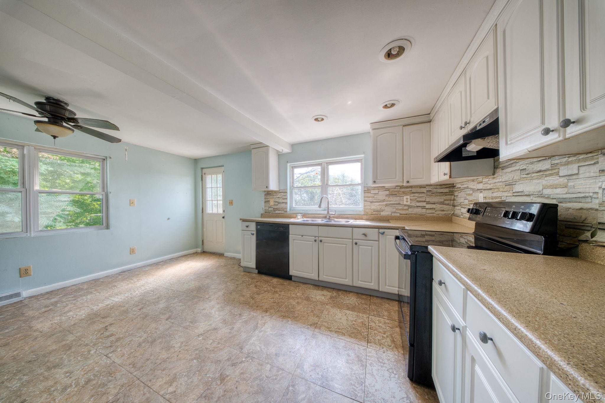14 Airport Road – For Sale photo 4
