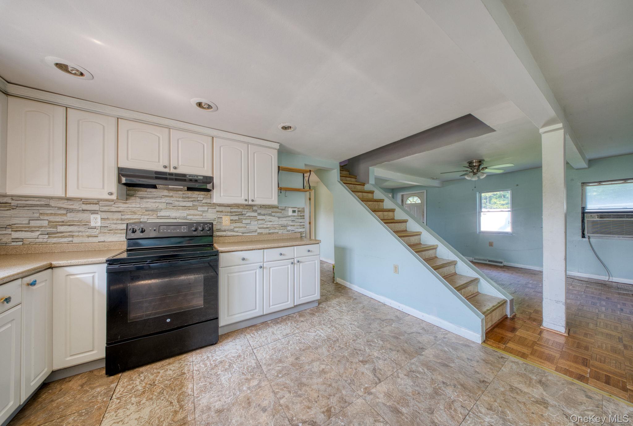 14 Airport Road – For Sale photo 6