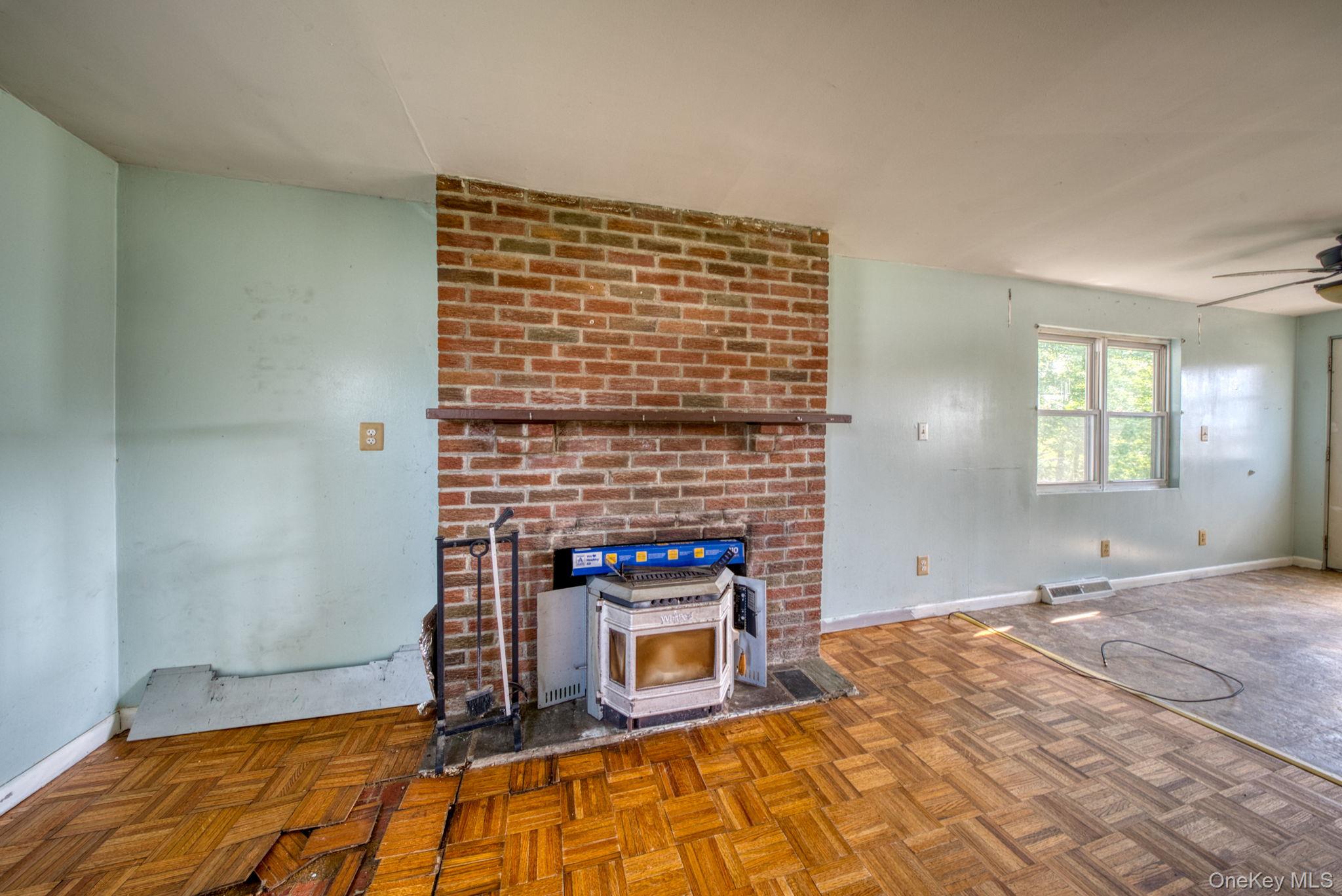 14 Airport Road – For Sale photo 7