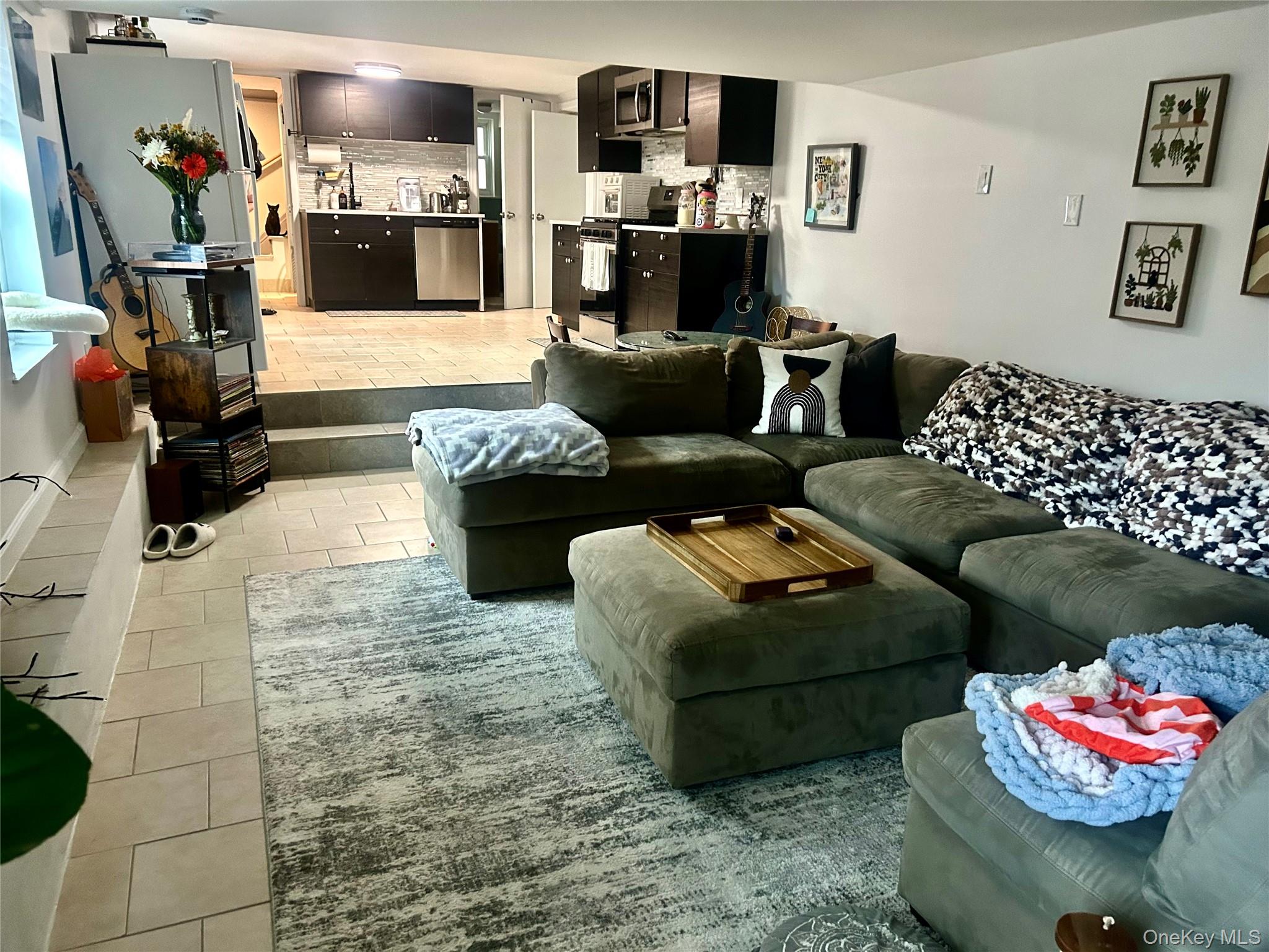 105 Mitchell Avenue, Unit Garden lev photo 11