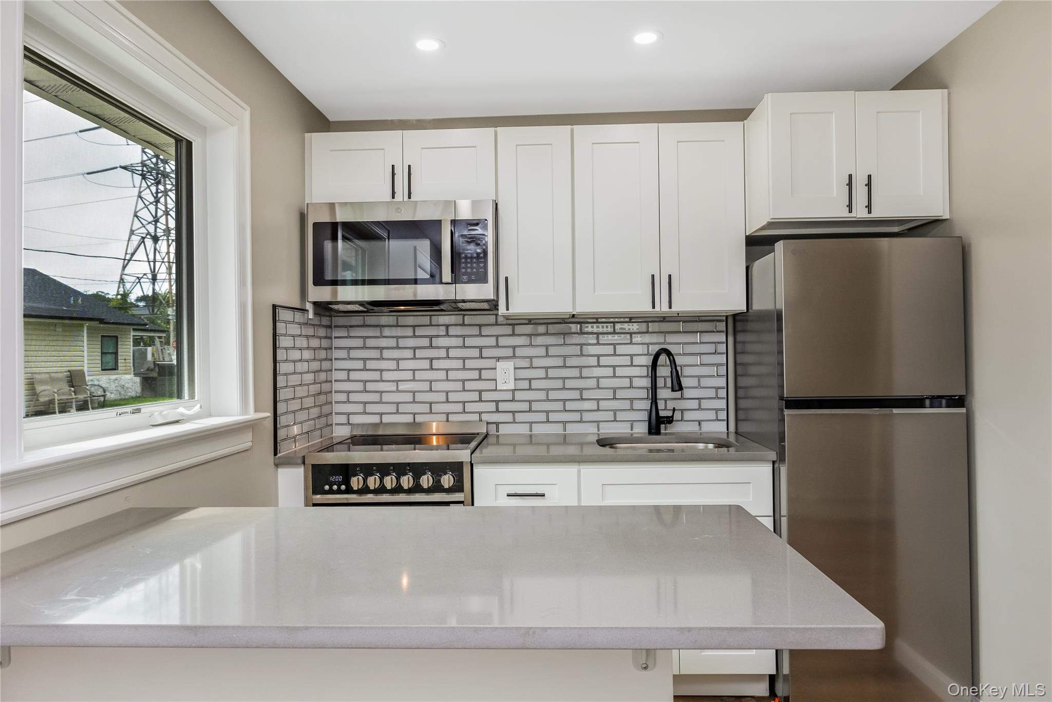 29 Tyler Street, Unit 10 photo 3