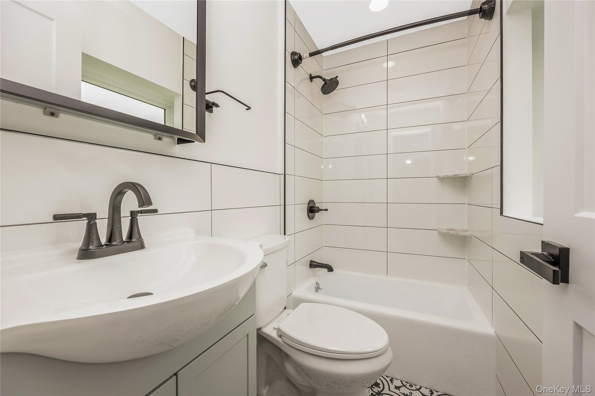 29 Tyler Street, Unit 6 photo 6