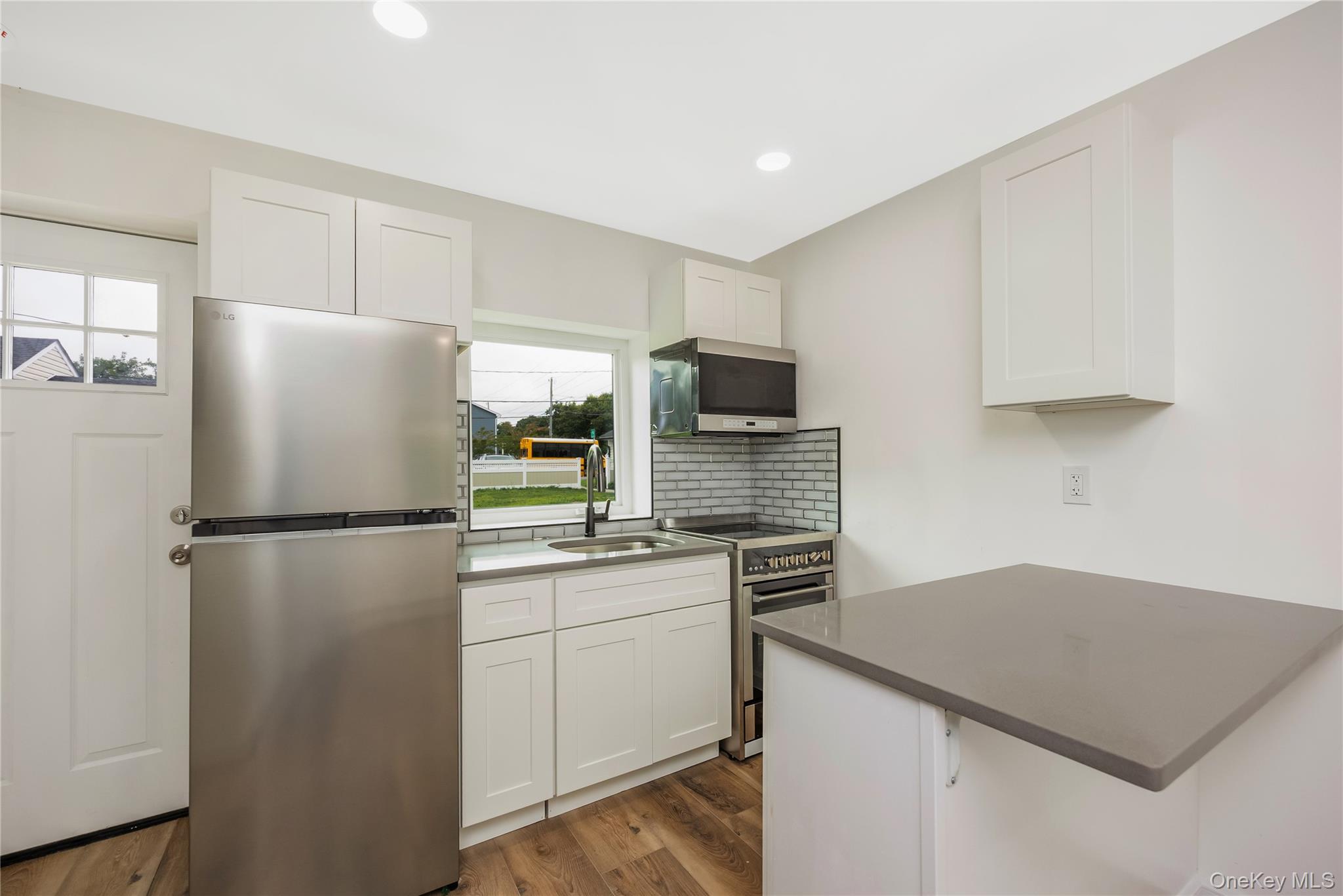 29 Tyler Street, Unit 6 photo 3