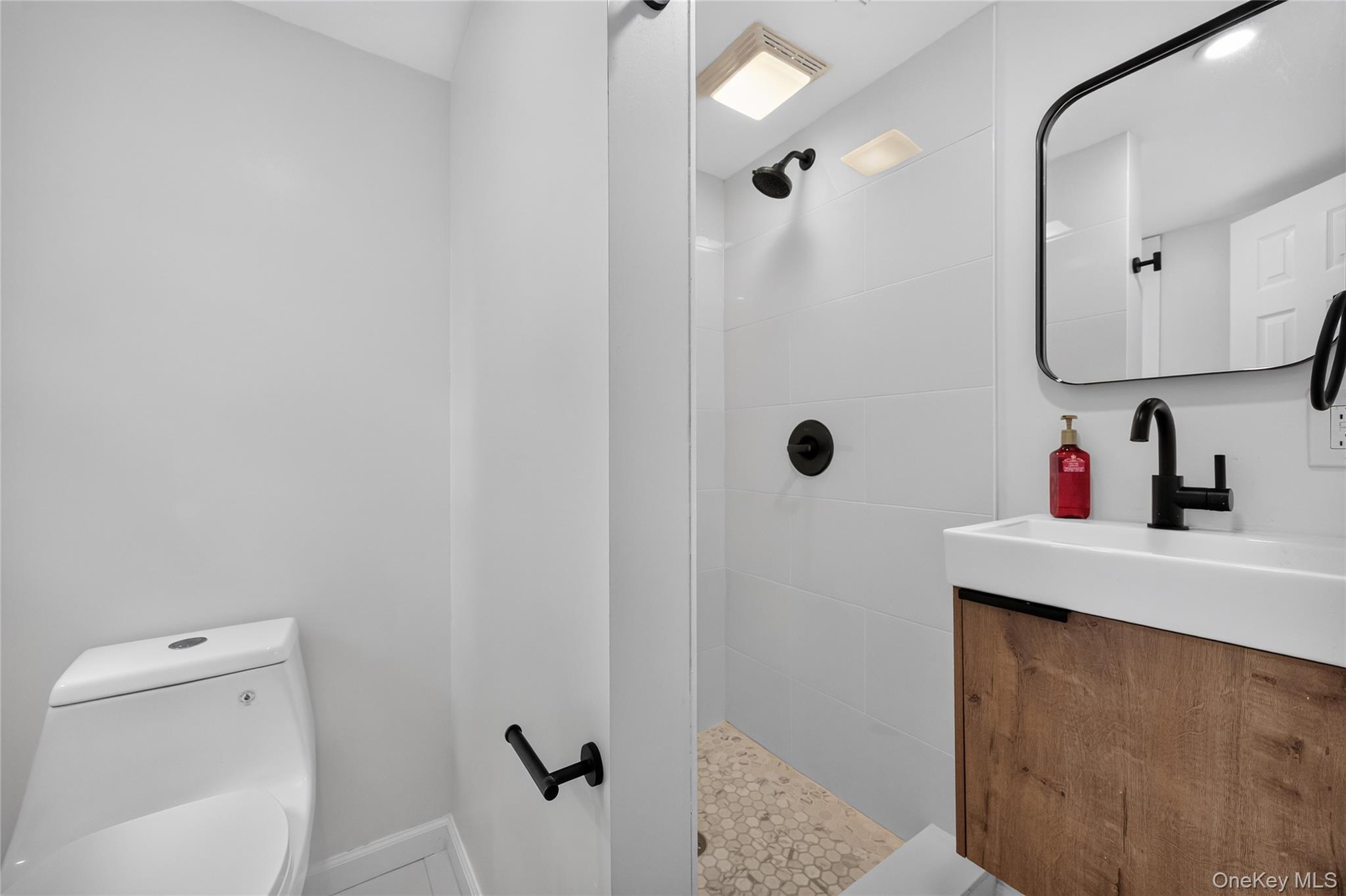 6 Linda Lane – For Sale photo 17