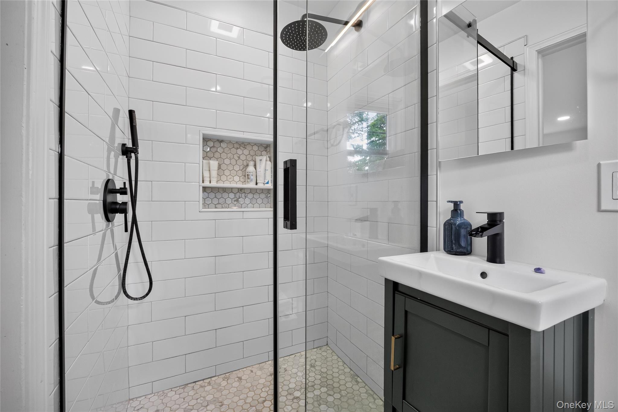 6 Linda Lane – For Sale photo 9