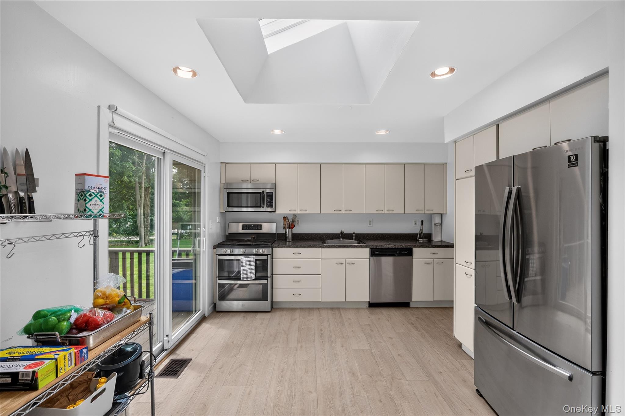 6 Linda Lane – For Sale photo 6