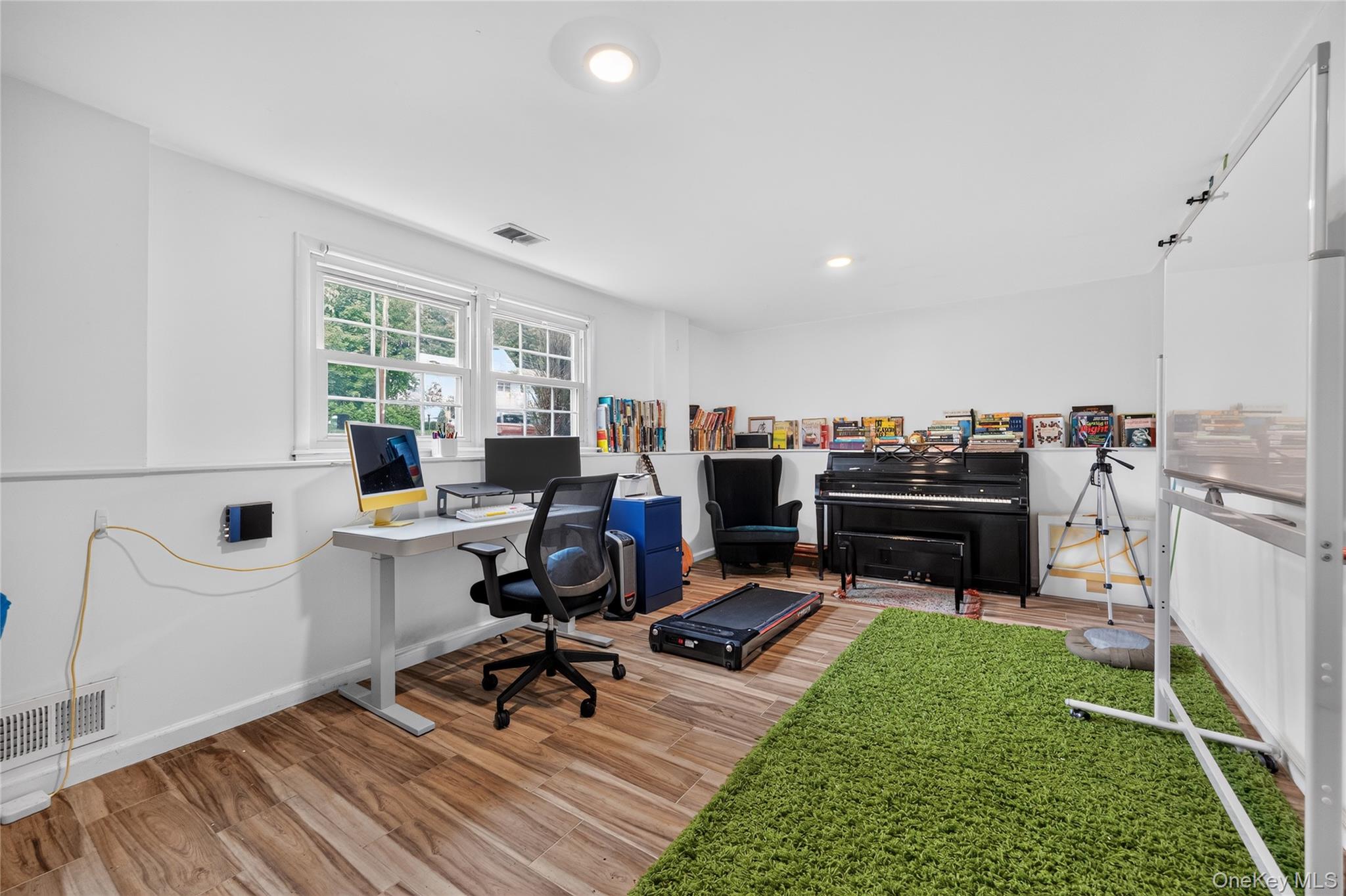 6 Linda Lane – For Sale photo 16