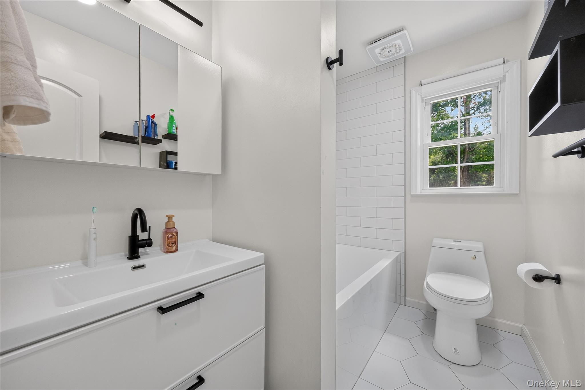 6 Linda Lane – For Sale photo 12