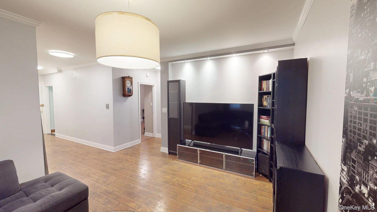 48-18 44th Street, Unit 1C photo 16