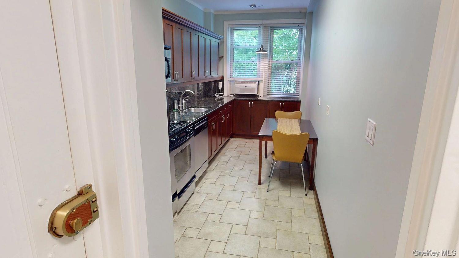 48-18 44th Street, Unit 1C photo 2