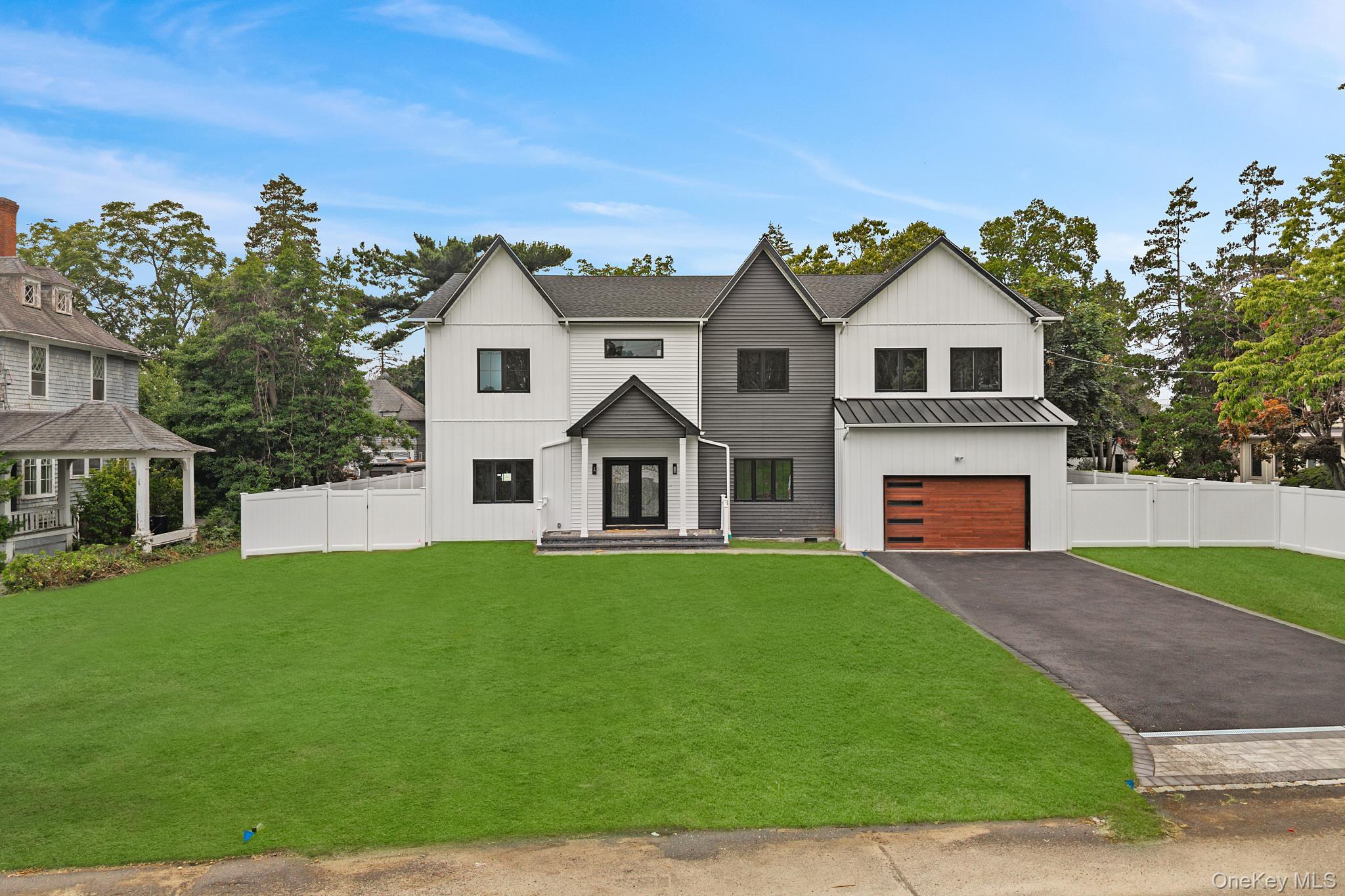 16 S Montgomery Avenue – For Sale photo 3