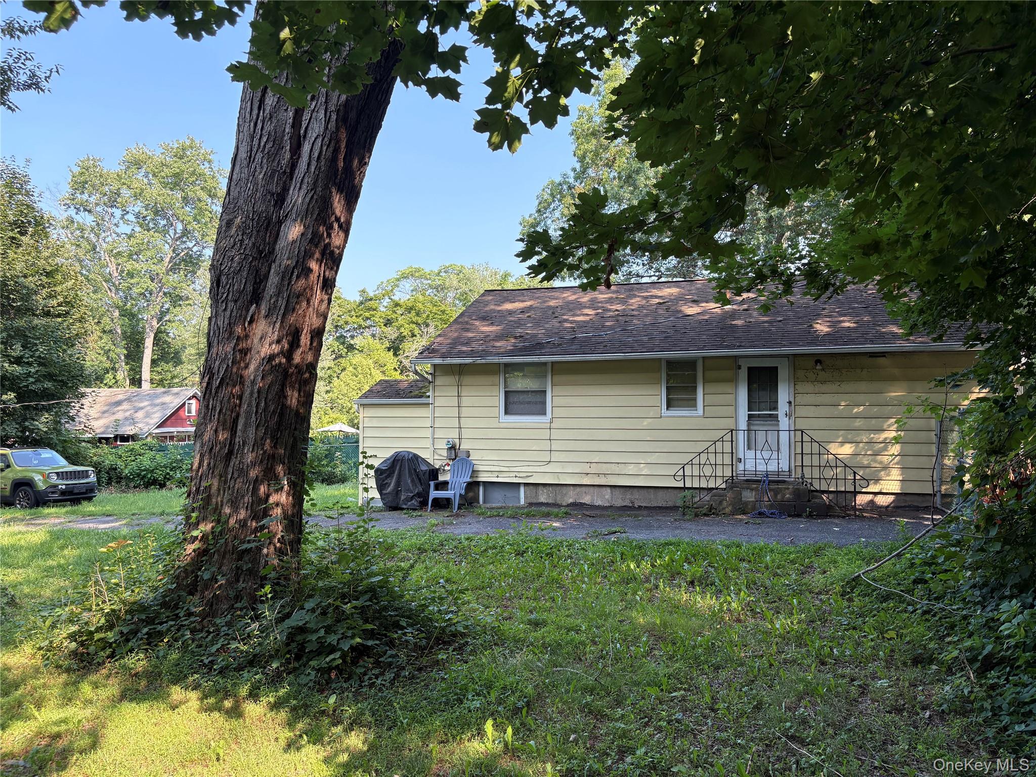 24 Maple Street – For Sale photo 3