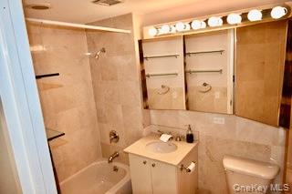 11624 Grosvenor Lane, Unit 4D