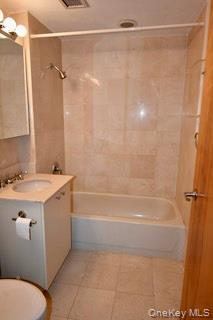 11624 Grosvenor Lane, Unit 4D photo 2