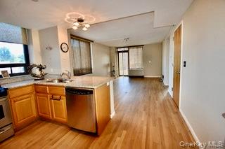 11624 Grosvenor Lane, Unit 4D photo 4