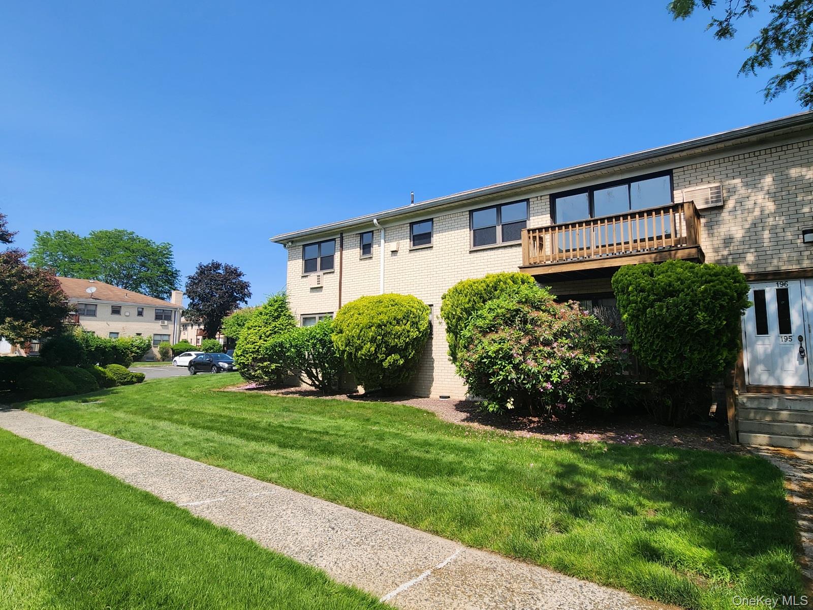 196 SNEDEN Place, Unit 196